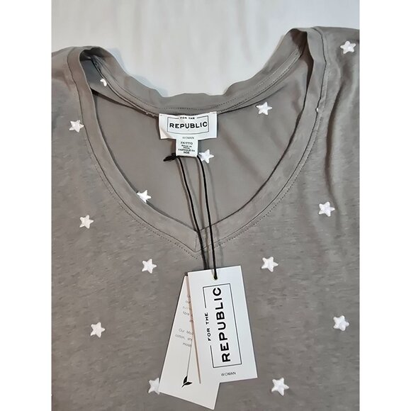 For The Republic Grey Star Print V-Neck Short Sleeve Top Size 2X Cotton/Modal Bl - Picture 13 of 14
